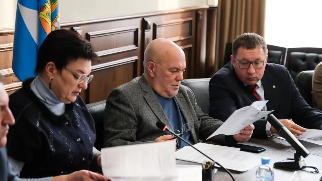 Астраханские депутаты предложили увеличить выплаты работникам сельских образовательных учреждений