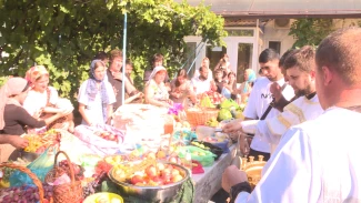 Православные жители Астраханской области отмечают Яблочный Спас