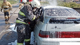В Астраханской области в ДТП загорелась машина и пострадали люди