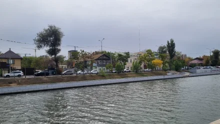 В каналах Астрахани понижают уровень воды
