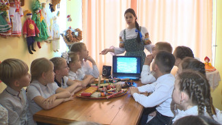 Под Астраханью детей знакомят с предметами творчества и быта русской культуры