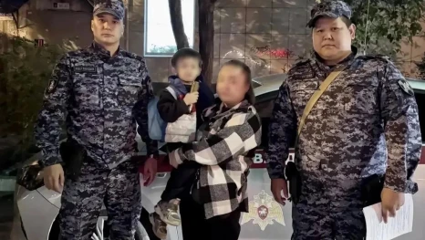 В Астрахани росгвардейцы вернули домой потерявшегося 4-летнего малыша