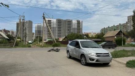 В Астрахани на улице Бабаевского сбили подростка-мотоциклиста