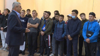 В Астрахани для юношей проводят курсы подготовки к службе в армии 