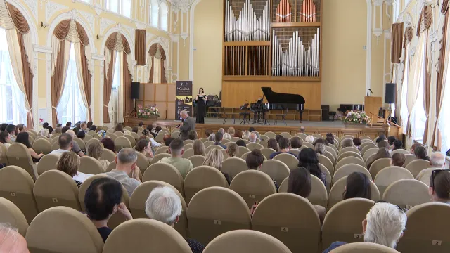 В Астраханской консерватории состоялся концерт «Чистая классика»