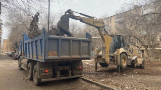 В Астрахани коммунальщики вывезли со свалок в АЦКК более 110 кубометров мусора