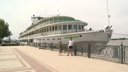 В Астрахань прибыл первый круизный лайнер из Нижнего Новгорода