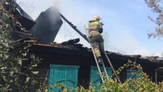 Под Астраханью в жилом доме потушили пожар площадью 90 кв. м