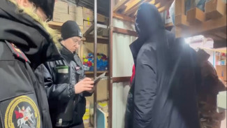 Астраханские силовики на одном из популярных рынков искали граждан, не вставших на воинский учет