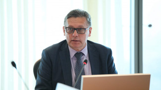 Рифат Сабитов отметил важность указа президента о сохранении традиционных ценностей