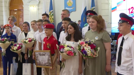 Игорь Бабушкин наградил астраханцев, внёсших весомый вклад в развитие России