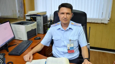 В Астрахани неравнодушный мужчина помог потерявшемуся первокласснику 