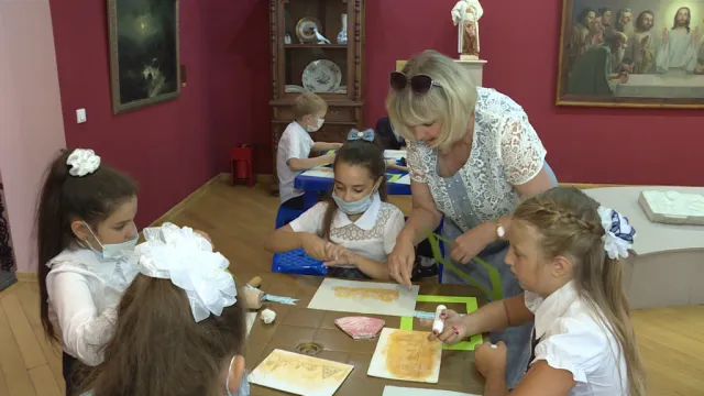 В Астраханской картинной галерее разработали культурную программу для школьников