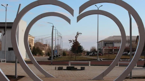 В астраханском селе завершился первый этап благоустройства сквера