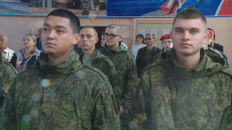Первые 30 астраханских призывников отправились на срочную службу в армию