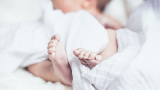 Камызякских рожениц и беременных временно будут направлять в Астрахань