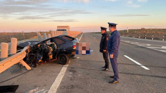 Под Астраханью в ДТП на трассе погибли три человека