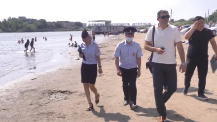 В Астрахани власти проводят рейды по несанкционированным пляжам