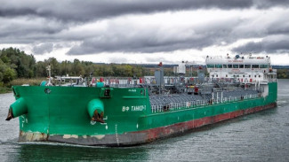 Под Астраханью на мель сел теплоход, следовавший в Баку