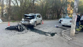 В Астрахани в ДТП пострадал подросток на мотобайке
