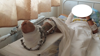 В Астрахани детские врачи собрали стопу подростку, попавшему в ДТП