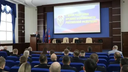 Игорь Бабушкин поздравил сотрудников органов безопасности Астраханкой области с их праздником