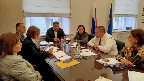 Вице-губернатор Денис Афанасьев ответил на вопросы астраханцев