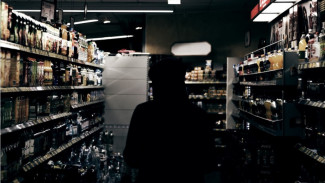 Двух астраханцев осудят за незаконный оборот крупной партии алкоголя