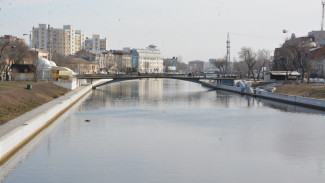 В Астрахани вновь понижают уровень воды в каналах