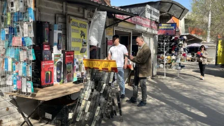 Полиция и чиновники Астрахани провели рейд против незаконной торговли