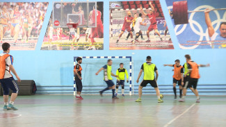 Астраханские активисты собираются на бесплатные тренировки по футболу, рукопашному бою и страйкболу