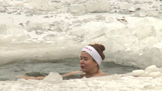 Астраханские "моржи" открыли купальный сезон
