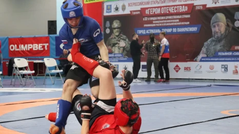 В Астрахани в честь бойцов СВО прошёл турнир по панкратиону