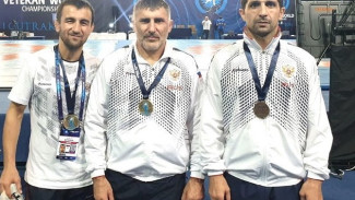 Тренер из Астрахани завоевал золото на чемпионате мира по вольной борьбе среди ветеранов 
