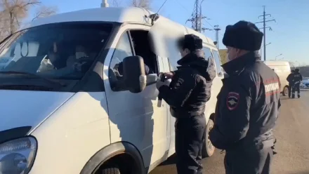 В Астрахани сняли с рейса два микроавтобуса из-за нарушений