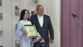 Астраханские депутаты поздравили дошкольных работников с профессиональным праздником