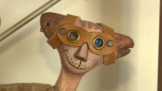 Художник-керамист из Астрахани делает авторские куклы котов