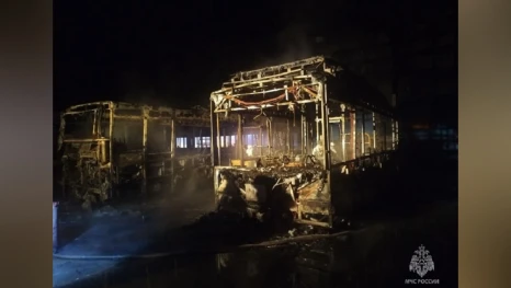 В Астрахани огнеборцы несколько часов ликвидировали крупный пожар