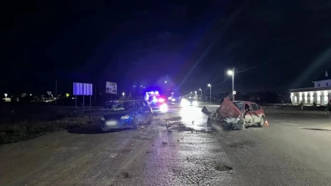 В Астраханской области в результате ДТП пострадали 9-летний мальчик и водитель