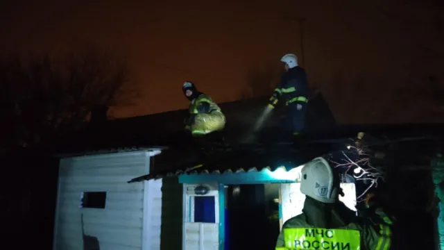 На пожаре в доме в Трусовском районе Астрахани погибли два человека