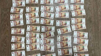 В Астрахани мужчина украл из машины иностранца более 3 млн рублей