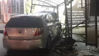 В Астрахани 18-летняя девушка на автомобиле спровоцировала ДТП