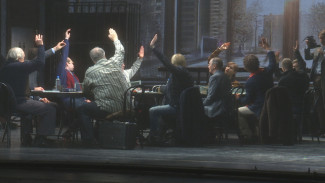 В Астрахани состоялась премьера спектакля "12" Никиты Михалкова