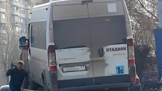 Водитель астраханской маршрутки № 1С возил пассажиров без прав