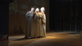 В астраханском ТЮЗе состоялась премьера спектакля "Прощание с Матёрой"