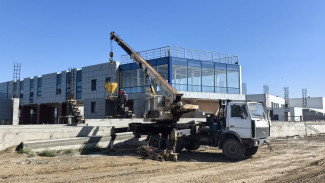 Вице-губернатор проинспектировал строительство центра водных и гребных видов спорта под Астраханью