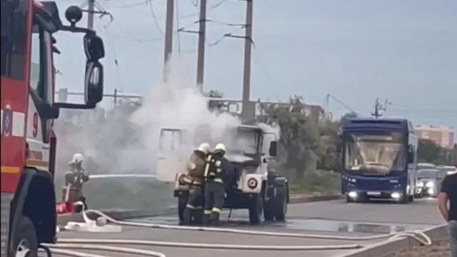 В Астраханской области горели 2 автомобиля