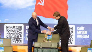 Астраханцы передали почти 100 кг монет для создания памятника к 80-летию Великой Победы