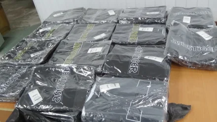 Астраханские таможенники пресекли контрабанду одежды на более 123 млн рублей