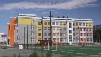 Территорию новой школы на 1000 мест в Астрахани благоустроят к концу октября